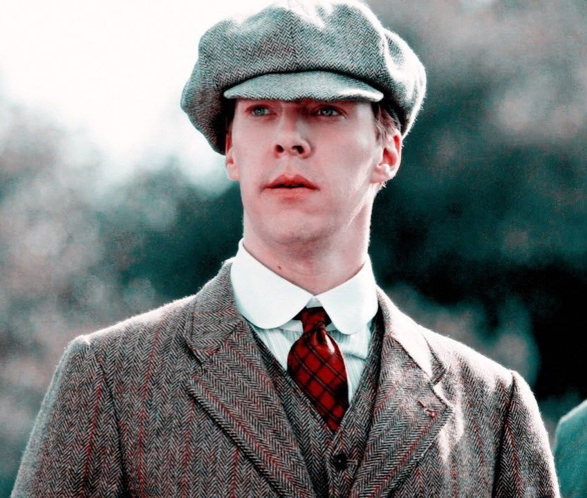 ChocolateElise_'s tweet photo. Christopher is my love🥺❤️
#BenedictCamberbatch https://t.co/EPc7p27Qcw