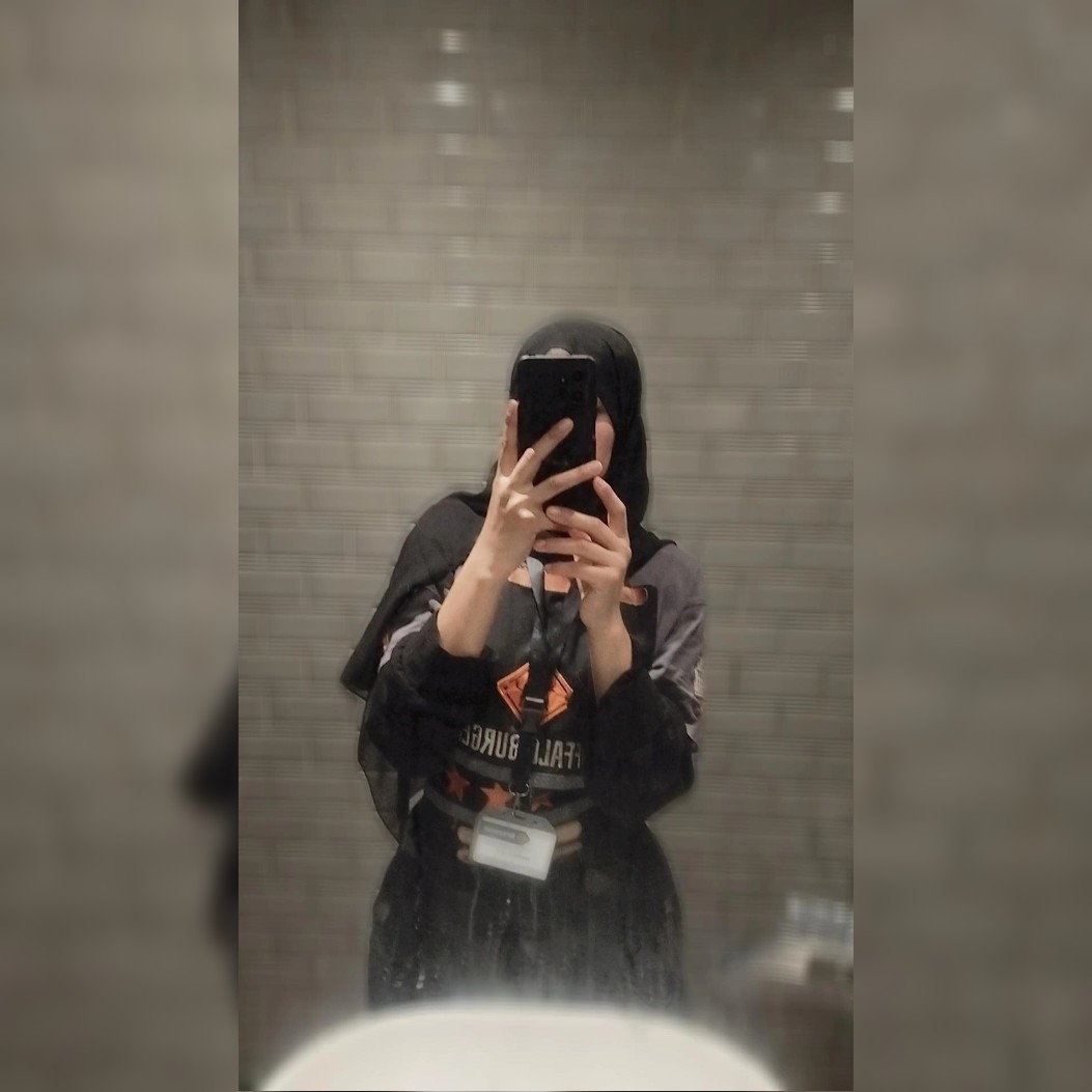 "كنت سأسامحهُ لو حاوَل وصالي
لكنهُ أطال العناد، فاستغنيت" ..🖤