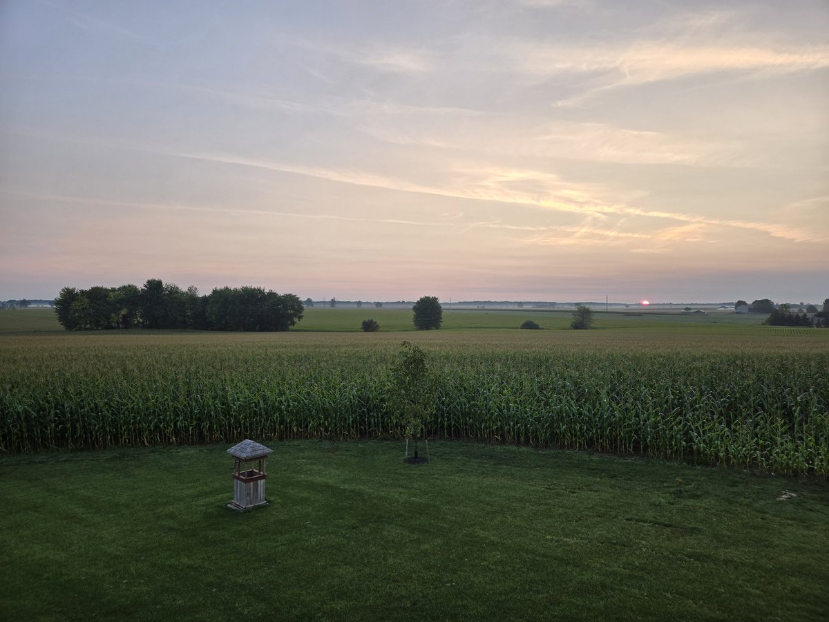 devoellis's tweet image. Was a cool sunrise this am.  #countryliving @kwilliams0405