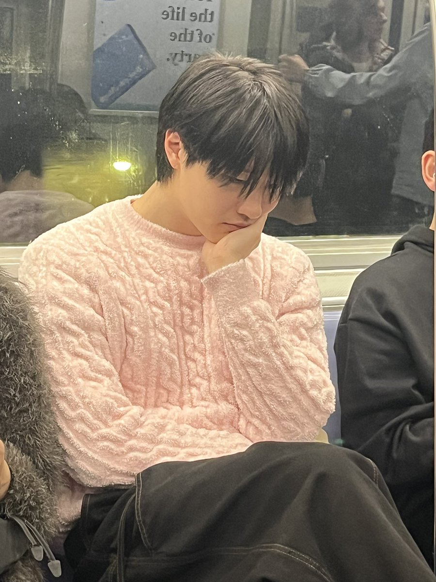 조우즈 tweet media