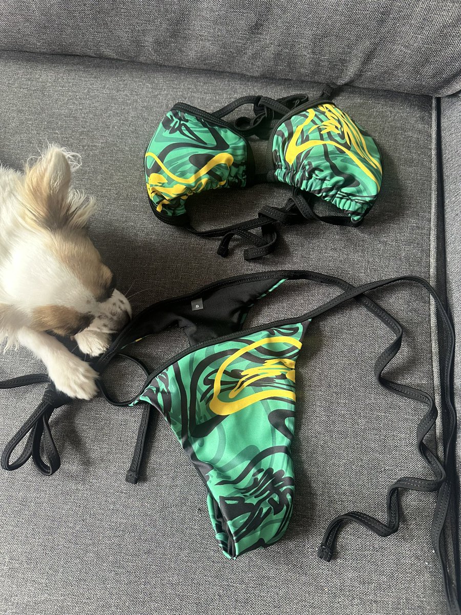 Quel miel ✨💛

BIKINI MORPH Disponible sur store
Le lien dans la bio ⬆️

💚💛🖤 + ❤️💚🖤
