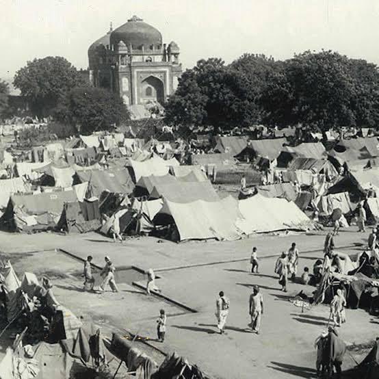 HardeepSPuri's tweet photo. Born to parents who bore the brunt of the ravages of India’s partition, I empathise with the emotional & physical scars of those who were uprooted from their land & were displaced under gruelling circumstances. 

On #PartitionHorrorsRemembranceDay I pay tribute to those who sacrificed their lives in the violence & carnage in the wake of partition & to the many miraculous survivors like my parents who were forced to start their lives afresh as partition refugees.

#PartitionOfIndia