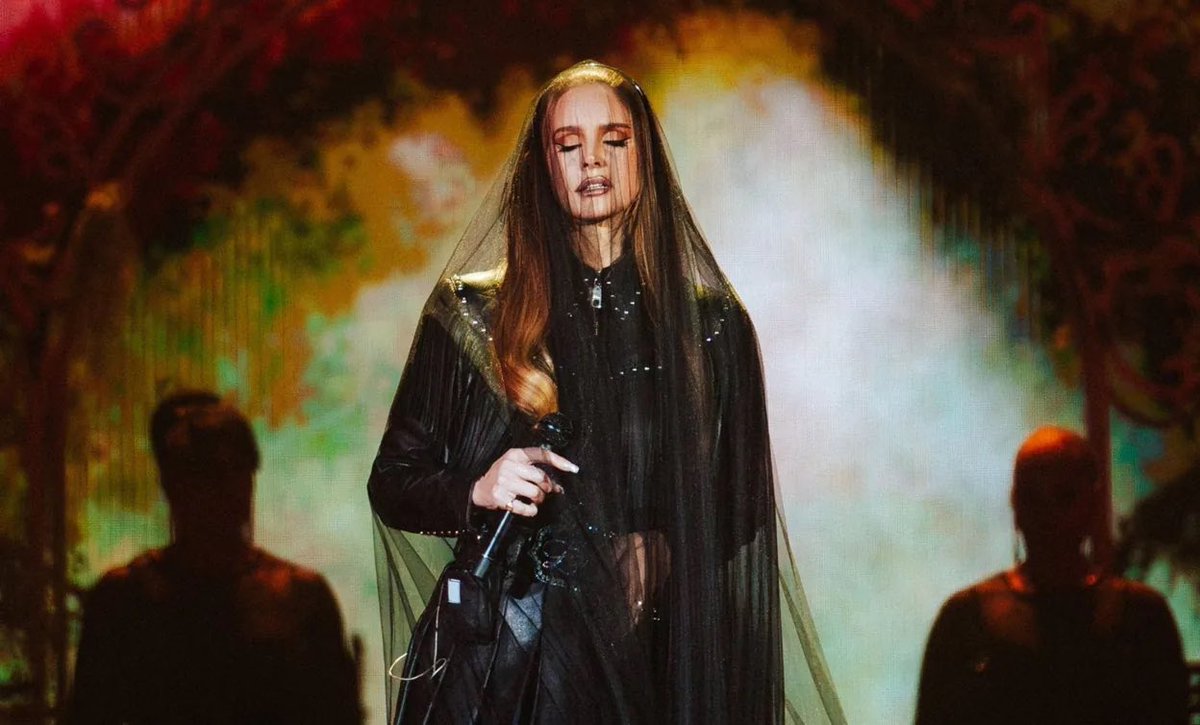 greatestptl's tweet photo. Lana Del Rey at her Coachella headlining, 2024 https://t.co/z3yCqJJShh