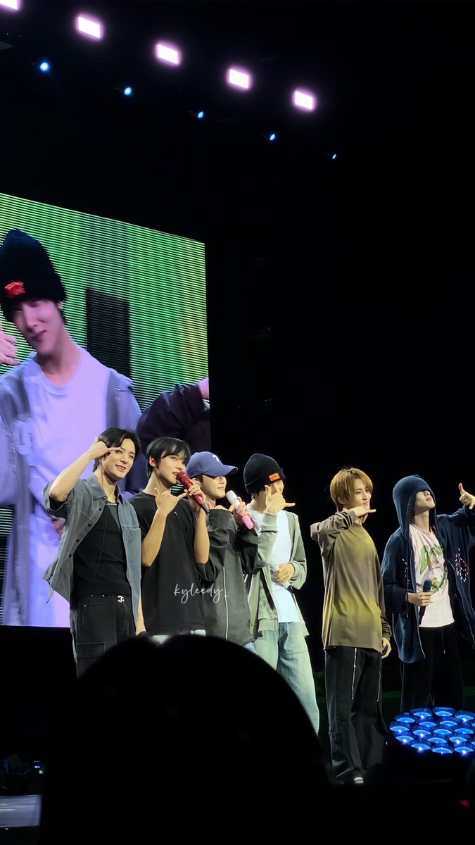 huangrjaedo's tweet photo. my babies i miss you so much! 🥹😭

#THEDREAMSHOW3_in_MANILA #NCTDREAM_THEDREAMSHOW3_in_MNL #NCTDREAM #MARK #JENO #HAECHAN #JAEMIN #CHENLE #JISUNG #RENJUN https://t.co/60Ahsg5p7y