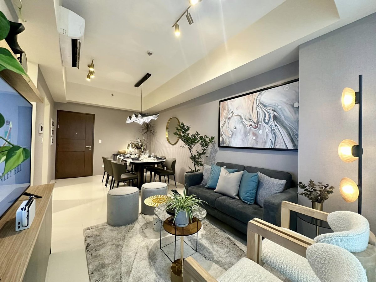 gmasportsph's tweet image. CARLOS YULO’S THREE-BEDROOM CONDO IN MCKINLEY HILL 

LOOK: Megaworld Corporation posted photos of Carlos Yulo&apos;s new residence in McKinley Hill!