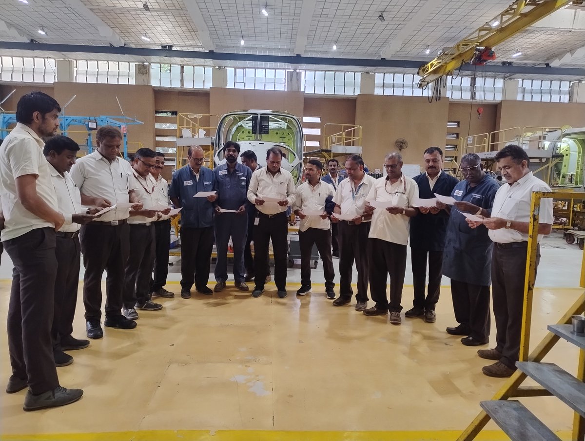 HALHQBLR's tweet photo. Employees of HAL across the country were administered the ‘Nasha Mukt Bharat Abhiyan’ pledge as part of mass awareness campaign. @DefenceMinIndia @SpokespersonMoD @giridhararamane @DefProdnIndia @gopalsutar https://t.co/VS2nf9vGkZ