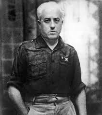 manelmarquez's tweet photo. En la plaza de toros de Badajoz #Extremadura se asesinaron 4.000 extremeños republicanos.
El máximo responsable de la matanza fue el general falangista, Juan Yagüe Blanco, "el carnicero de Badajoz". Franco lo premio haciéndolo marqués y ministro. 
#MemoriaHistorica
No lo olvides! https://t.co/L1B926SgO9