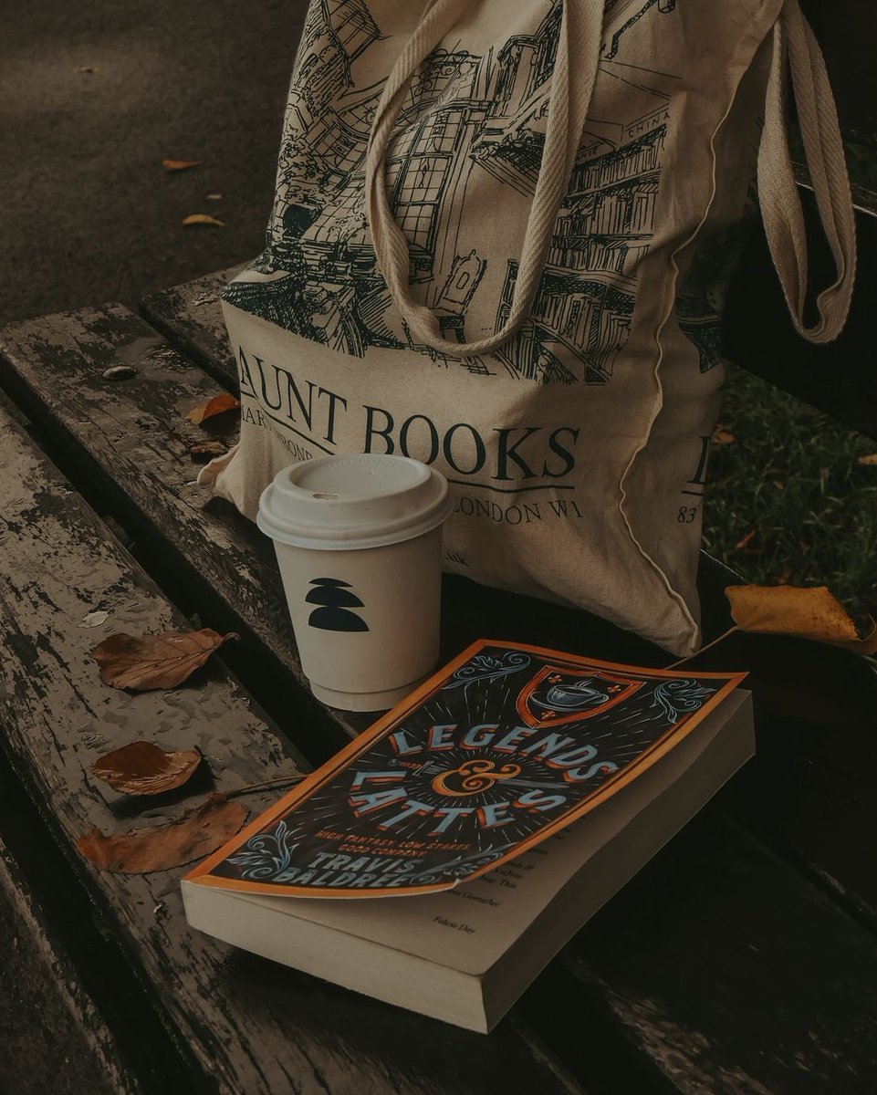NostAcademia's tweet photo. Spooky season is coming 🤎 Autumn
By: chaptersofshau https://t.co/znCslfkGjO
