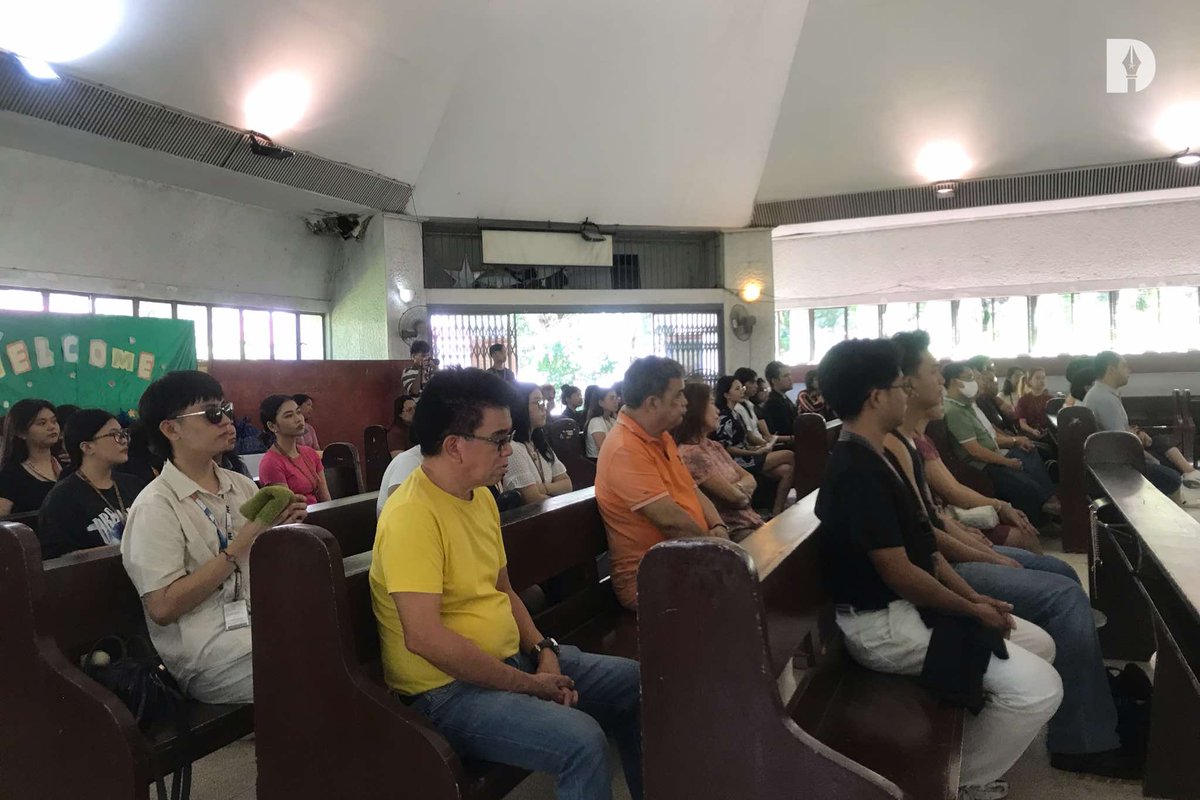pupcocdakom's tweet photo. 𝗡𝗚𝗔𝗬𝗢𝗡 | Nagtitipon ang mga estudyante, iba’t ibang organisasyon, at mga guro mula sa Kolehiyo ng Komunikasyon para sa Thanksgiving Mass sa PUP Interfaith Chapel ngayon, Agosto 14. https://t.co/y3brZgts41