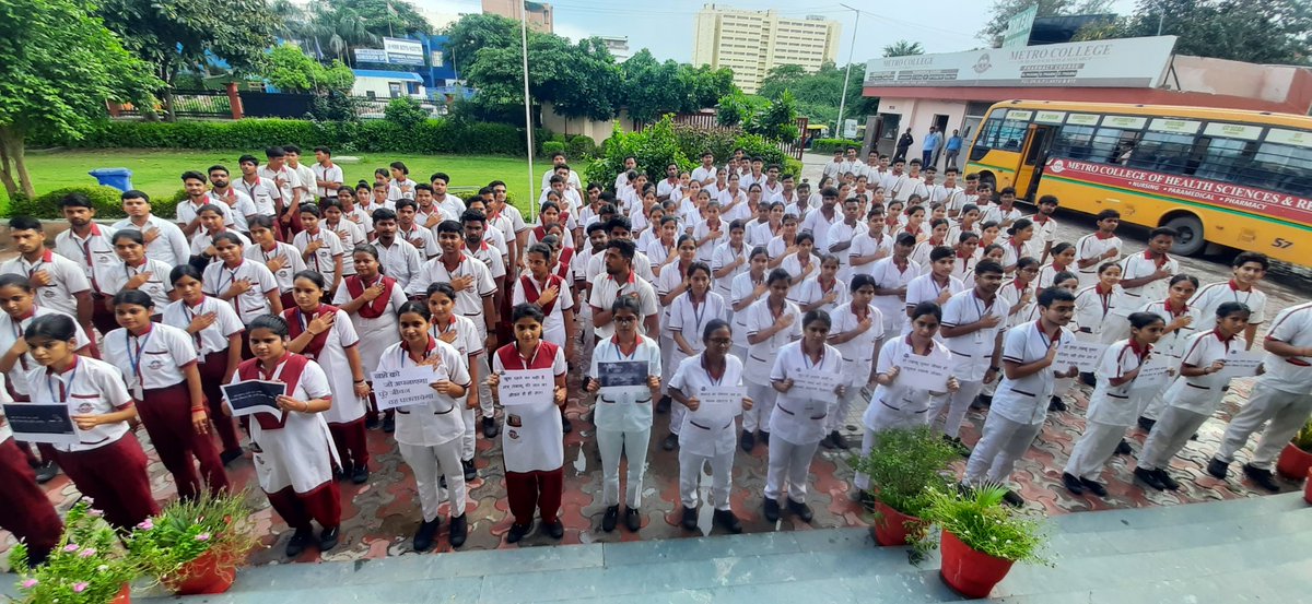 MetroCollege1's tweet photo. On 13th August 2024, Metro College of Nursing faculty and students pledged to make India drug-free under the Nasha Mukt Bharat Abhiyaan, committing to a drug-free future for our community, family, and ourselves.

#NashaMuktBharatAbhiyaan #DrugFreeIndia #SayNoToDrugs https://t.co/vSDQRfmFTY