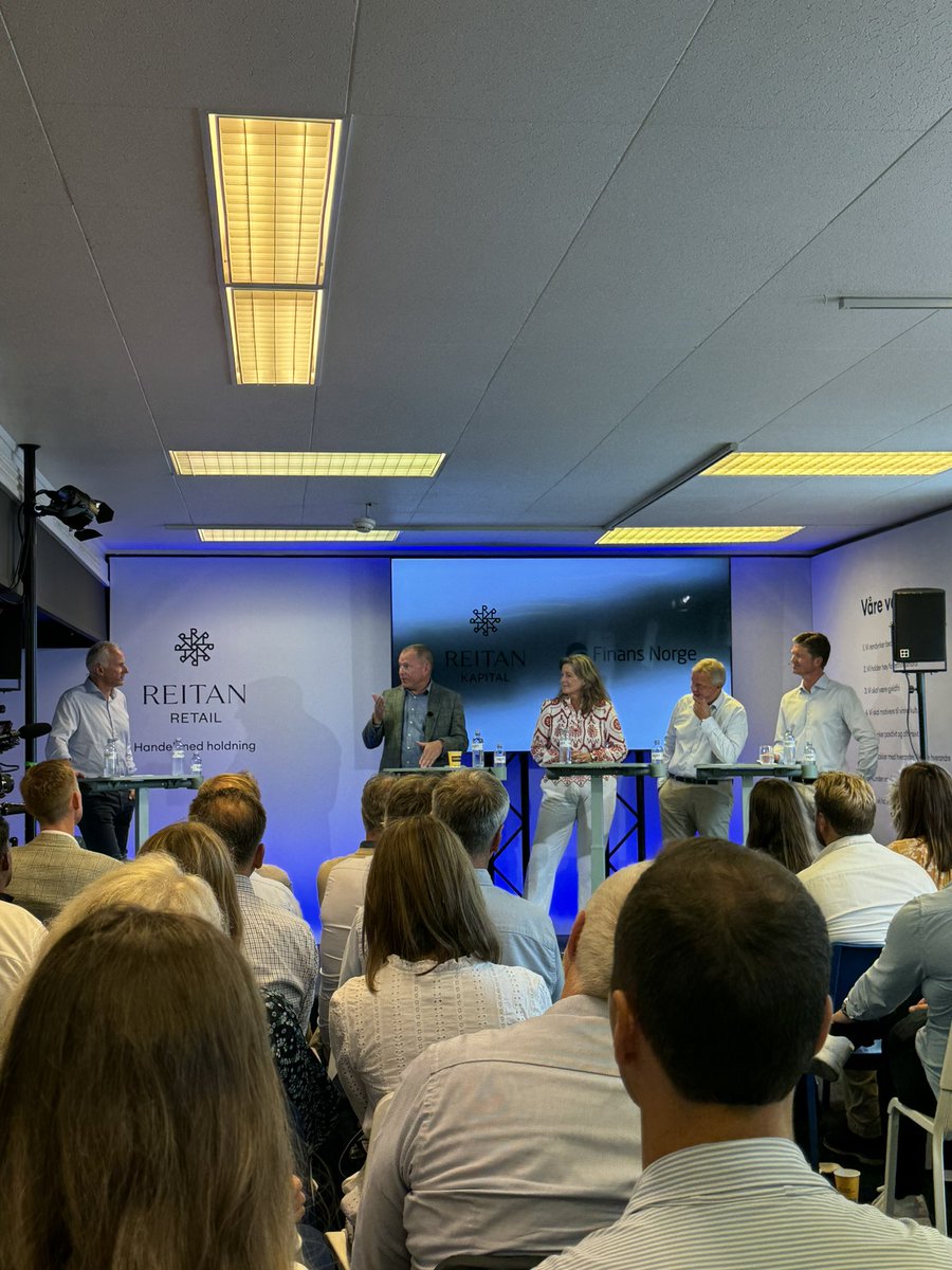 Takk for en spennende tirsdag på #Arendalsuka2024 
🏦 #renter #aksjer #boligpriser hos #Storebrand med <a href="/olavchen/">Olav Chen</a> og gjester <a href="/espenhenriksen/">Espen Henriksen</a> Harald-Magnus Andressen <a href="/KariDueAndresen/">Kari Due-Andresen</a> 
🏦 forvaltning med <a href="/Finnor/">Finans Norge</a> <a href="/tomstaavi/">Tom Staavi</a> #oljefondet #Reitan Kapital og Storebrand