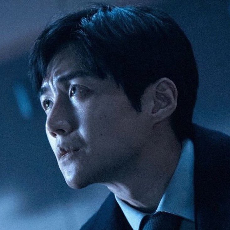 tteokkbokkie's tweet photo. The Actor :                       vs           The ART : https://t.co/5TK7DkZIYG