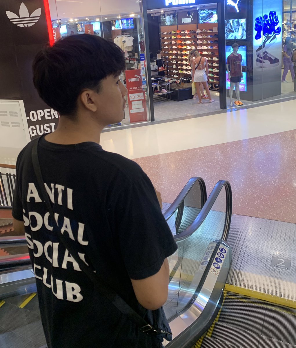 srawut_03's tweet photo. โครตร้อนนนนนนนนน😡
#พัทยากลาง #พัทยาfwb #จอมเทียน https://t.co/A0QEy0Z5nK