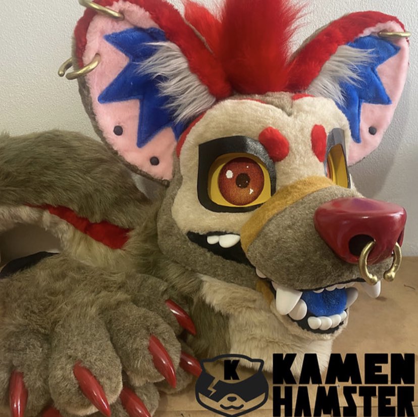 Pre-made Hyena Adoptable!
$900usd includes
-Fursuit head
-Paw gloves with claws
-Tail
-Digital and traditional art
-Piercings
-You can name the character
-Payment plans available