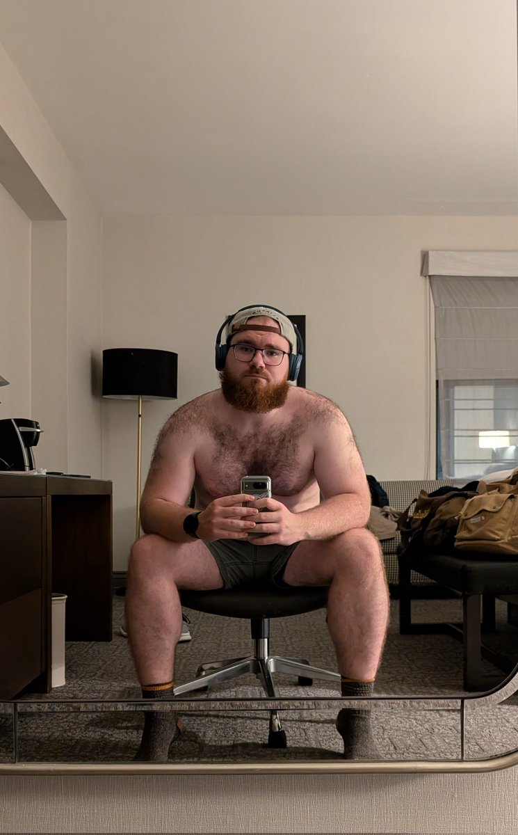 Lumberjack Bear tweet media