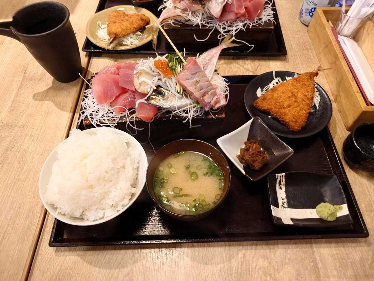 abdullah_thex's tweet photo. #茅ケ崎 #徳田屋
茅ヶ崎にある徳田屋さんのランチに行ってきました
海鮮定食1680円 大満足でした〜

PP https://t.co/r017O8wpqR
珍しい革製の縦型IDホルダー https://t.co/22LUguO6UG