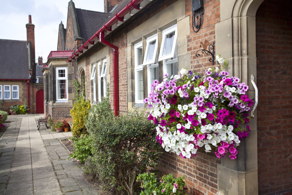 Spotlight on Ferens Haven! 

Twelve of the twenty-four one-bedroom bungalows on this site were built by the late Thomas Ferens for retired employees in the early 1900s. This site is very picturesque and sits back from the Holderness Road. Find out more - pfh.org.uk/our-homes/