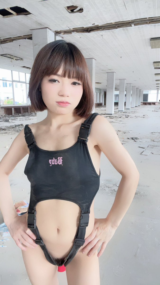 下次遇到我，大胆打招呼，我很宠粉的，摸一下还是可以的
#反差 #学生妹 #淫荡 https://t.co/nLk9AKnwp2