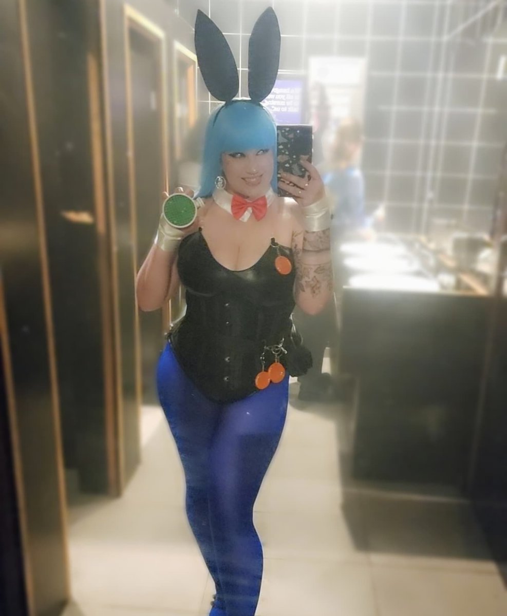 Bunny_Boo_B00's tweet photo. Bulma Bunny 💙
#anime #dragonball #bulma #bulmabunny #dragonballmakeup #bulmaoutfit #bulmacostume #dragonballcosplay #makeup #emo #emogirl #club #Melbourneclub #cute #clubbing #altmakeup #makeup #makeupartist #makeuplooks #bulmabunnycosplay #bulmabunnysuit #bulmabriefs https://t.co/NG8rlryW2h