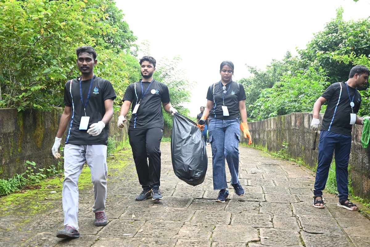 AdyaAkankshya's tweet photo. Thrilled & grateful to be a part of the Odisha Conference of Youth 2024 as a delegate. Acquired extensive knowledge about various aspects of climate action. Determined to employ all the insights to tackle climate change & live sustainably.
#OCOY
#YOUTH4WATERPLUS
#Climateaction https://t.co/Z1NkEccbhO