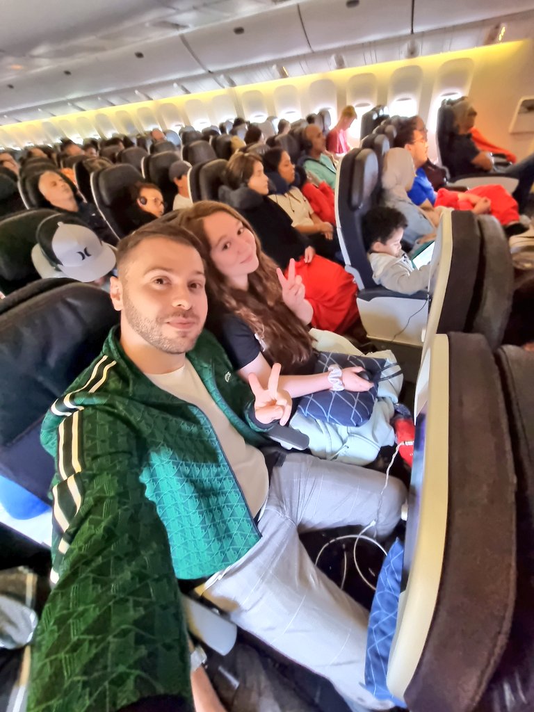 Julien / Newtiteuf tweet media