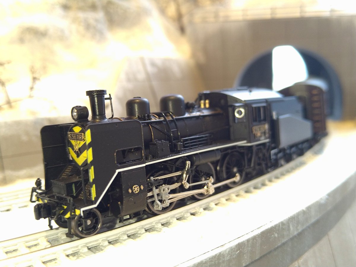 上諏訪のC56】 上諏訪機関区に所属するC56 160は前後をゼブラ模様に