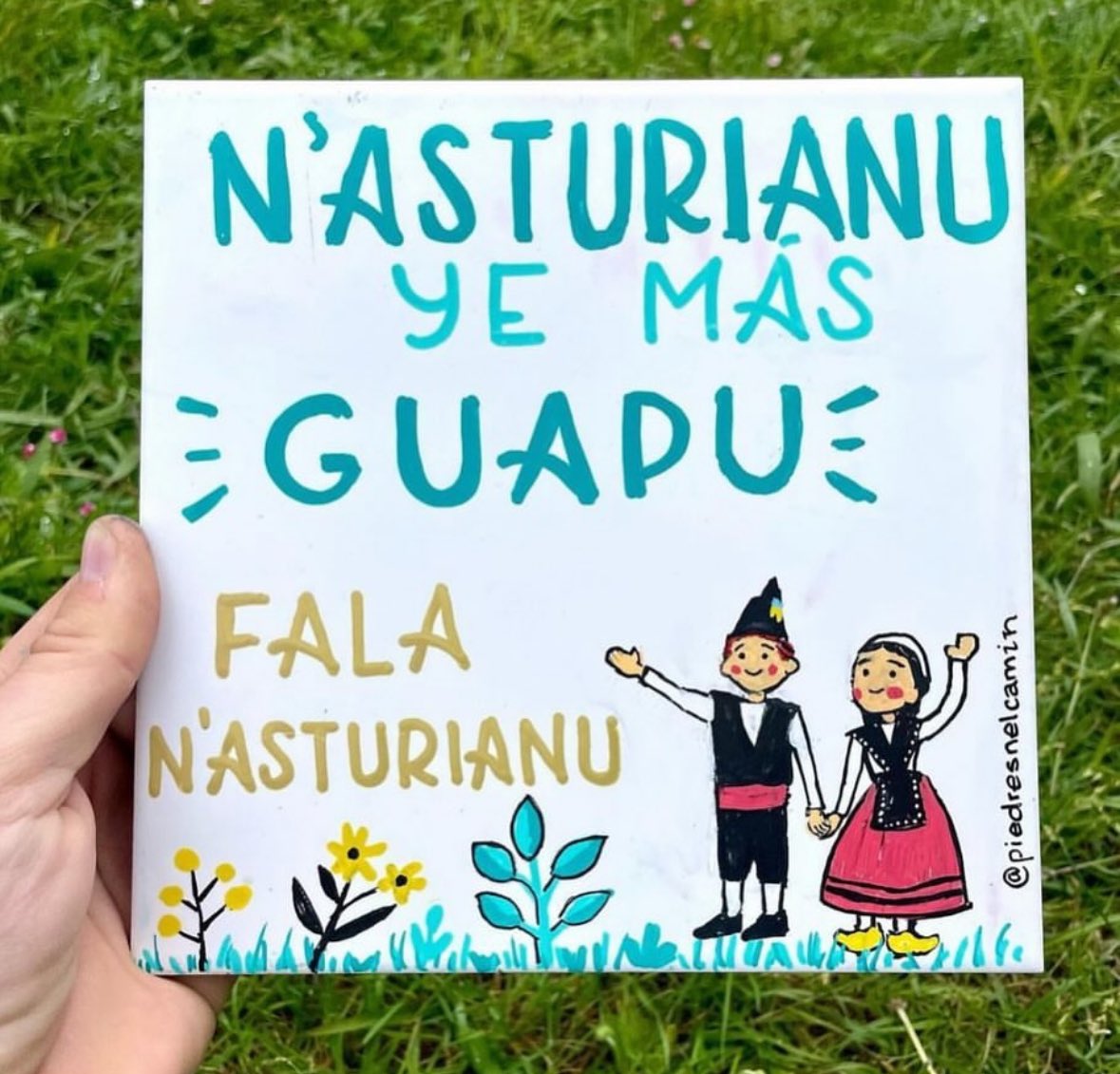 piedresnelcamin's tweet photo. “N’asturianu ye más guapu.
Fala n’Asturianu” https://t.co/b5M9Hp4InZ