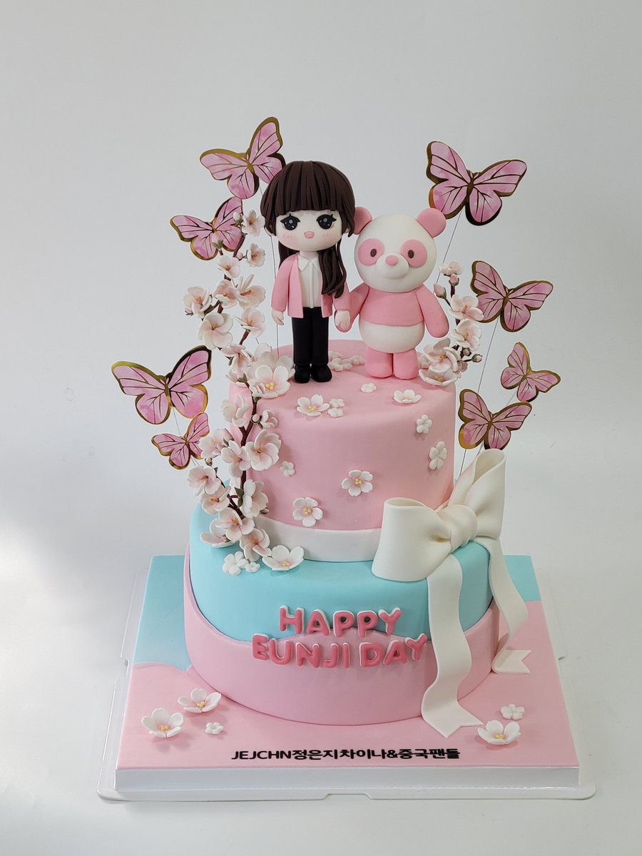 #정은지 <a href="/Apinkjej/">정은지</a> 생일케이크🎂완성 되었습니다～
#郑恩地 今年的生日蛋糕已完成～会按照规定时间准时送达公司✨