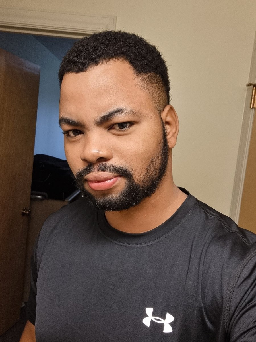 thefadeshola's tweet photo. 𝐆𝐫𝐚𝐝 𝐒𝐜𝐡𝐨𝐨𝐥 𝐆𝐫𝐢𝐭: 𝐀𝐧 𝐔𝐧𝐞𝐱𝐩𝐞𝐜𝐭𝐞𝐝 𝐉𝐨𝐮𝐫𝐧𝐞𝐲

Since 2019, I've been CHASING a fully-funded PhD in the US. "Armed" with a stellar undergrad result (1st Class, Petroleum and Gas Engineering @UnilagNigeria), decent test scores (110/120 in TOEFL, 321/340 and 329/340 in two instances of the GRE) and a can-do attitude, I expected a conclusion in Fall 2020. However, this story was renewed for several unsolicited seasons; 𝘎𝘳𝘢𝘥'𝘴 𝘈𝘯𝘢𝘵𝘰𝘮𝘺. 

For years, profs and grad students in target programs reviewed my application documents but couldn't find reasons behind my rejections. Then came the desolation (not of Smaug) of watching others begin my unrealized dreams in the US. I started feeling like the MCU's Kang the Conqueror; 𝘏𝘦 𝘞𝘩𝘰 𝘙𝘦𝘮𝘢𝘪𝘯𝘴 (in Nigeria). 

After 3 consecutive (Fall 2020-2022), unsuccessful application cycles, I was spent. I decided not to apply for Fall 2023 but focus on my new job. With my chakra replenished, I entered the Fall 2024 ring with more fury than Tyson could handle from Usyk - I reviewed the websites of 144 chemical engineering schools and submitted 19 applications (18 free apps, 1 paid app).

After 4 application cycles, 33 applications, 3 unfunded offers and 25 rejections, I received 5 fully-funded PhD offers for Fall 2024! 
FYI: My only paid application for Fall 2024=Fully Funded Offer. Talk about ROI 😎

On 12-August-2024, I arrived for my Chemical Engineering PhD program at @NotreDame. My chase has ended, but a new pursuit begins.

"Dread it, run from it, 𝐅𝐚𝐝𝐞𝐬𝐡𝐨𝐥𝐚 arrives all the same" - Unknown 

𝐋𝐞𝐚𝐫𝐧𝐢𝐧𝐠𝐬

💡Easy, Toretto. Sometimes you need to take your foot off the gas✋, refuel⛽ then hit the nitro🔥

💡It takes only one YES to justify the stress🎯

💡When it's your time, 𝐈𝐓'𝐒 𝐘𝐎𝐔𝐑 𝐓𝐈𝐌𝐄!😤

God did!