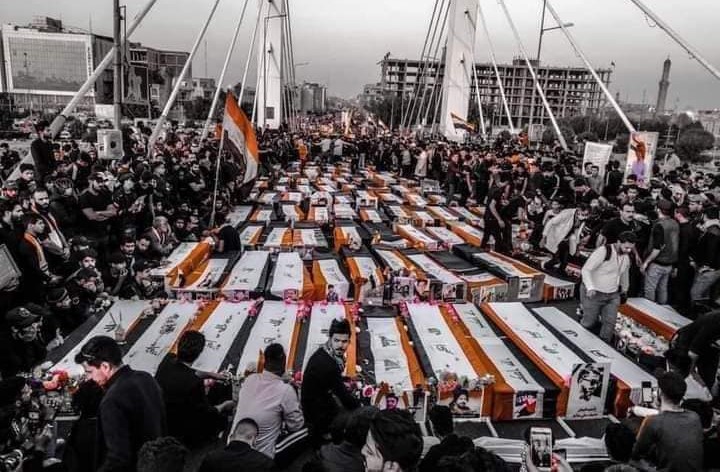 أمر الإفراج عن متهم بـ"مجزرة الزيتون"

احتجاجات تشرين بالنسبة للنظام السياسي ورؤوسه والقادة والسادة فيه جميعاً هي الرعب الذي يجب أن يٌخفى إلى الأبد. كل ما يتعلّق فيها ينبغي تطميسه وعدم ذكره. لاحظ آلة التشويه منذ سنوات: عملاء، سفارات، جهات خارجية، تدخلات سياسية.. الخ، إلى أن وصلنا