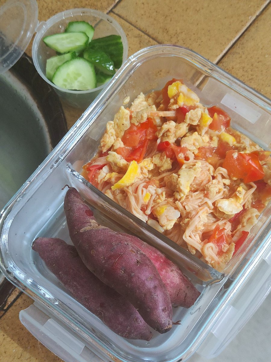 LyenC99's tweet photo. Food Diary of: "Trying to eat clean"
Biggest challenge: Get up early https://t.co/RPtdJfteLq