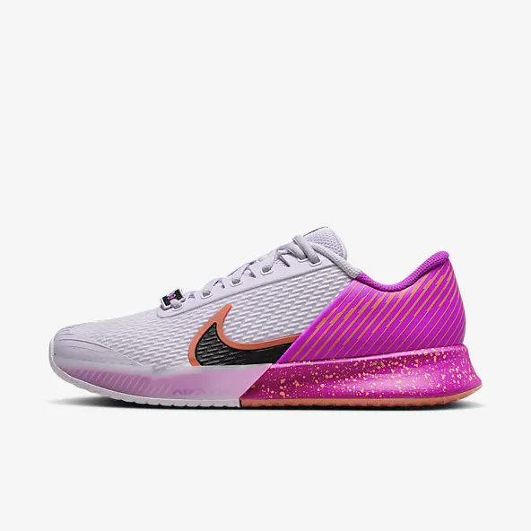 SNKR_TWITR tweet media