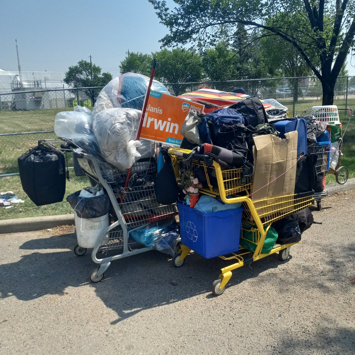 No1KnowsNobody's tweet photo. @MurrayManera Selective outrage that's strategically timed. Yet "conveniently" forgotten about by these #AlbertaNDP/#ABndp/#Andp proxy groups
Where's #JanisIrwin - #HighlandsNorwood or #DShepYEG/#DavidShepherd - #EdmontonCenter to speak about this, #NaheedNenshi?
#yegdt #DTyeg #Nenshi #UCP https://t.co/r2PMptgSVg
