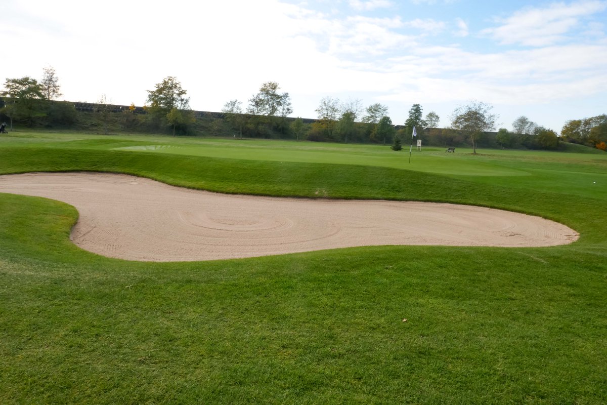 euroturfgrass's tweet photo. Did you know we offer agronomist training?

We provide day training on-site by a fully trained ex-greenkeeper at Major PGA Tournaments. We also give presentations online or in person based on research or specific topics to support learning. https://t.co/VLxO0w32oZ