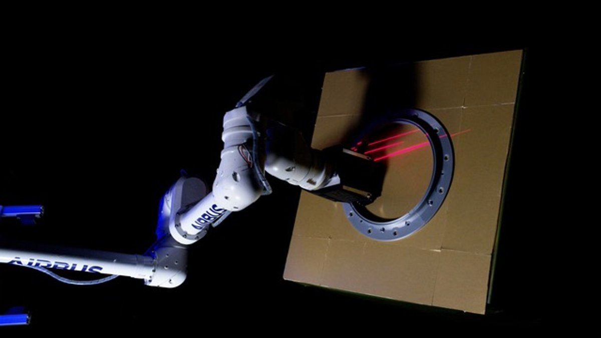 SpaceWatchGL's tweet image. 🚀 @AirbusDefence &amp;amp; @Astroscale_UK partner to lead space debris removal &amp;amp; in-orbit servicing. Pioneering sustainable space practices for future missions.

spacewatch.global/2024/08/airbus…

#SpaceSustainability #InOrbitServicing