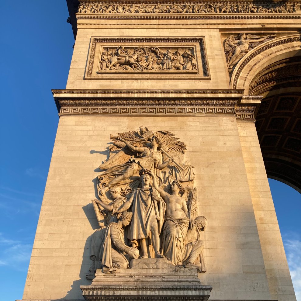 Arc de triomphe tweet media
