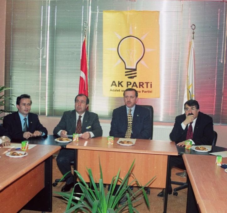 Milletine hizmete sevdalı bir liderin milleti ile birlikte kurduğu, 23 yıldır sayısız hizmet ve eseri ülkemize kazandıran Umudun, Geleceğin ve İcraatın adı Ak Parti’mizin kurulduğu gündür bugün. 
Tuzla İlçe Başkanlığımızın açılışından bir kare ile günümüz kutlu olsun.
Nice