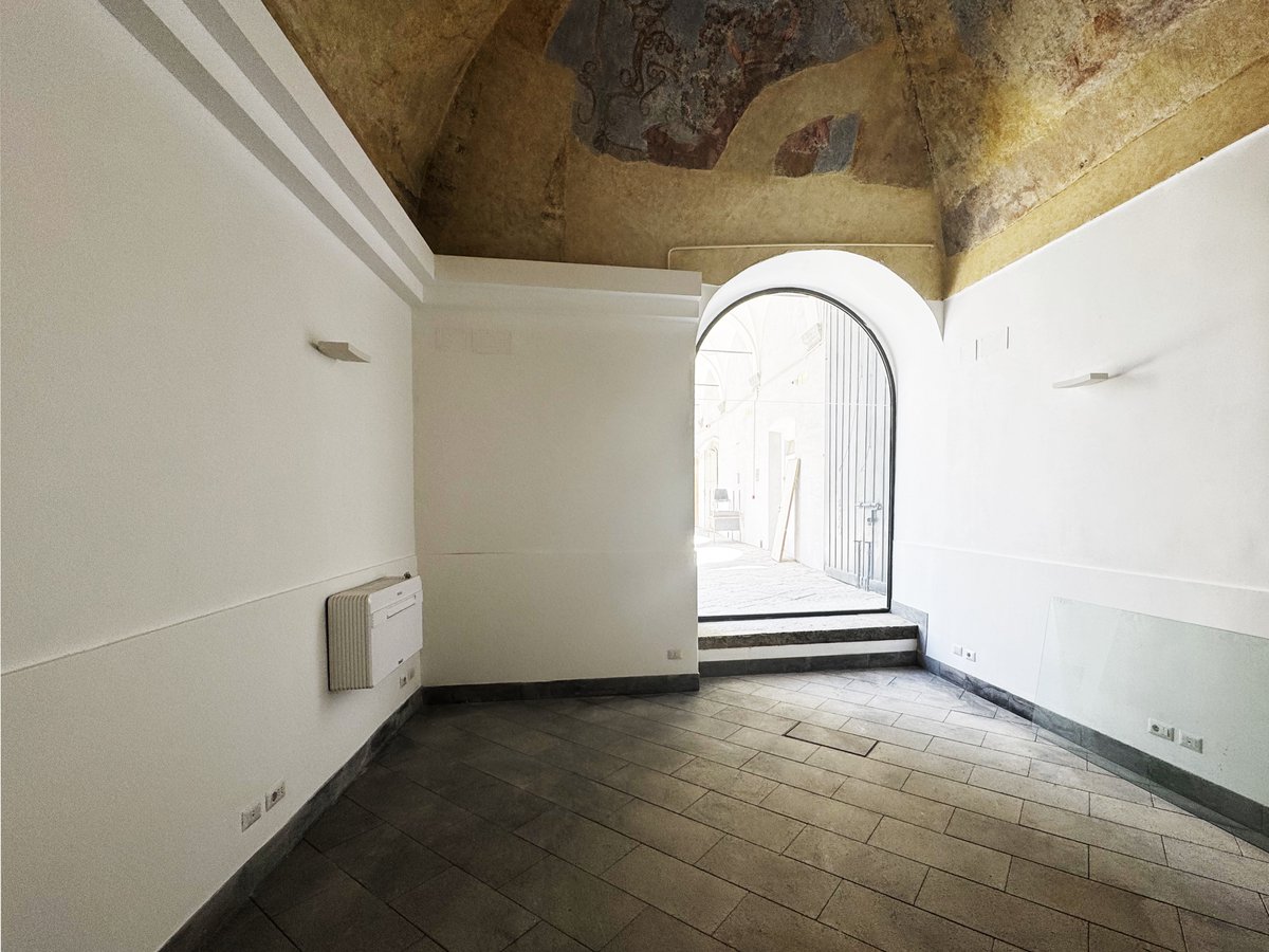 La nostra vigilia di Ferragosto è veramente speciale!

Da mesi stiamo lavorando per ripristinare nuovi spazi, mai stati aperti agli studiosi e ai visitatori. Non possiamo svelare altro, ma quello che vedete è l'ambiente che si affaccia sull'Atrio in via Monte di Pietà.