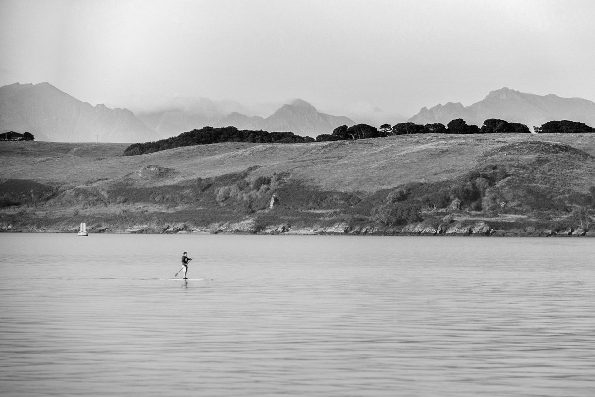 Lynchimages's tweet photo. Tranquil waters of the Firth of Clyde between Largs and the Isle of Cumbrae, with Goat Fell, the highest point on the Isle of Arran, providing the backdrop. 14/8/2024. Photography by Mark Lynch. https://t.co/5rsiATj8U0