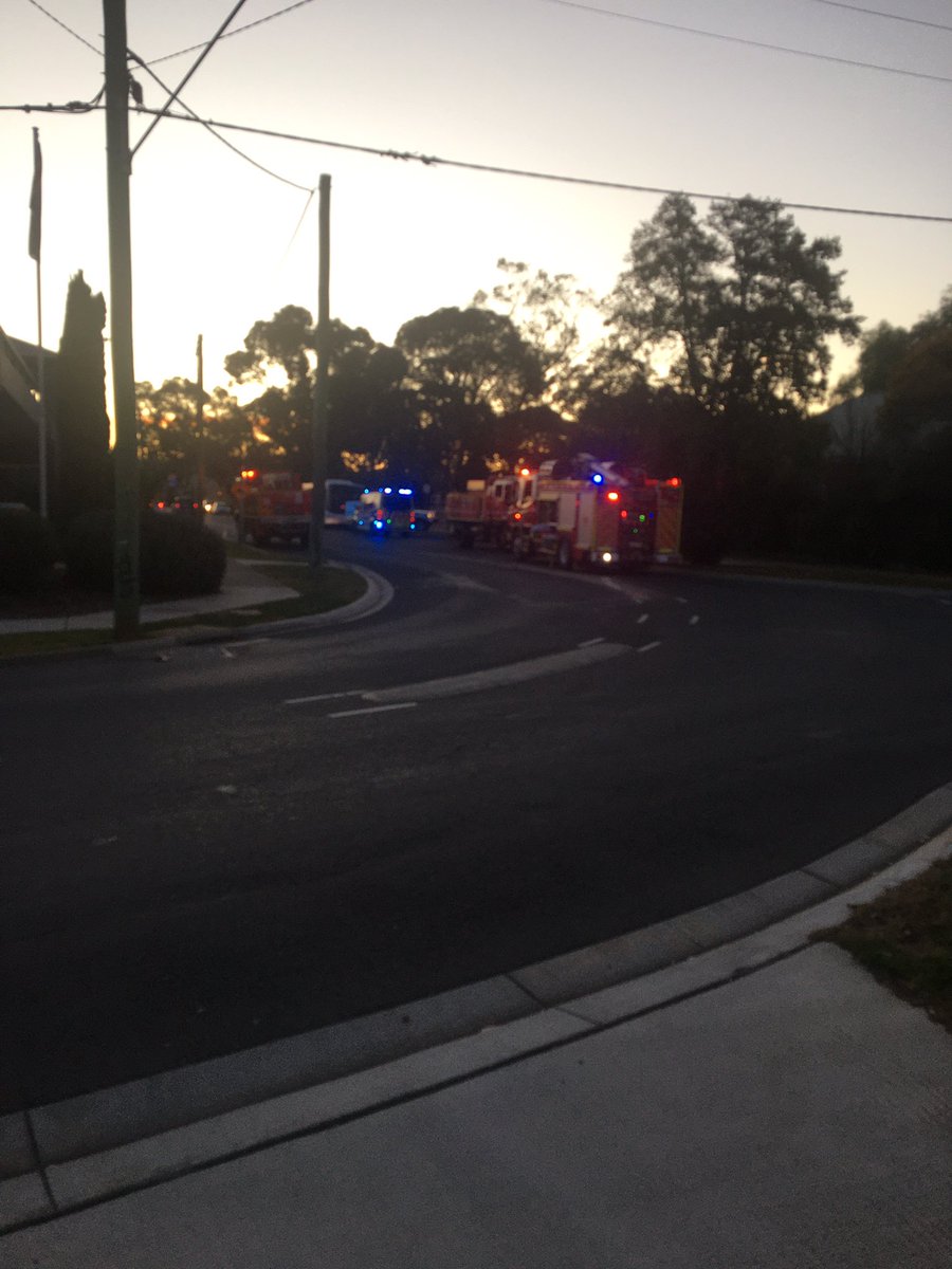 jlmcmlxvii's tweet image. Young Street and Bennet Street #BacchusMarsh avoid. Explosion 💥 at the kindergarten.