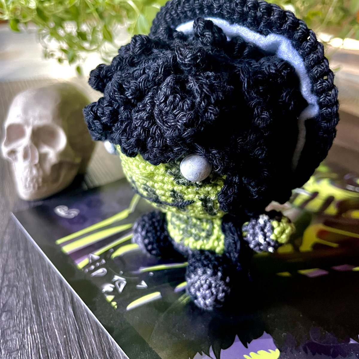 eente2's tweet photo. Schon lange wollte ich einmal einen OC von mir häkeln und jetzt habe ich mich endlich mal dran getraut. 
Hier habe ich mich an meinem OC Dead versucht.  
#amigurumi #oc #häkeln https://t.co/764hL1kxPT
