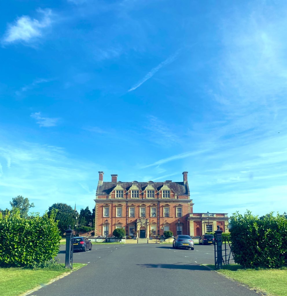 I will never not be impressed with the drive into the office - they just don’t build like this any more (god I’m getting old!)