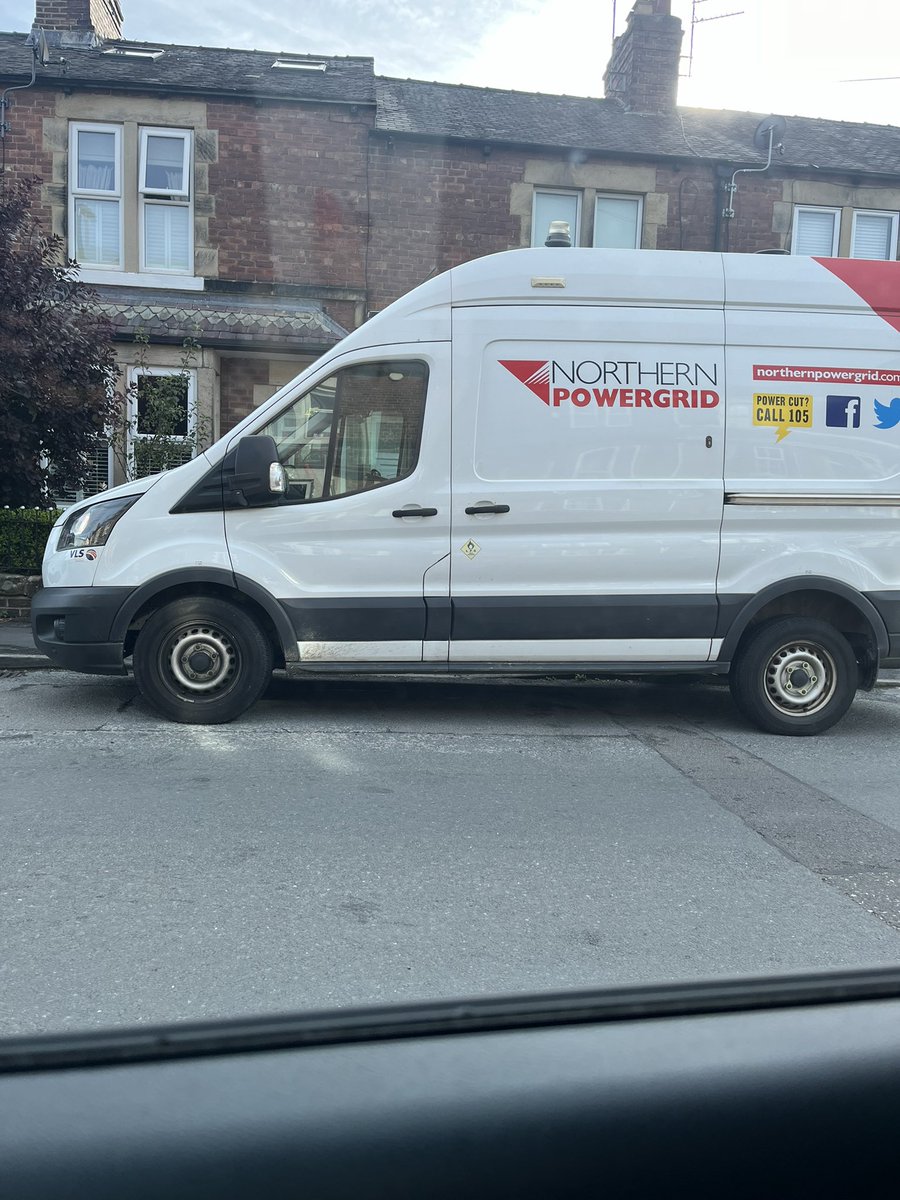 gemma_brier's tweet photo. @Northpowergrid absolutely sick of this! One of your vans has been sat outside my house for 5 days straight. Blocking out all of the light from the front of my house!! This needs sorting out- Stonefall Avenue Harrogate- reg LD19 LTU. He needs to park outside his own house!! 😡 https://t.co/f3BzSXR22t