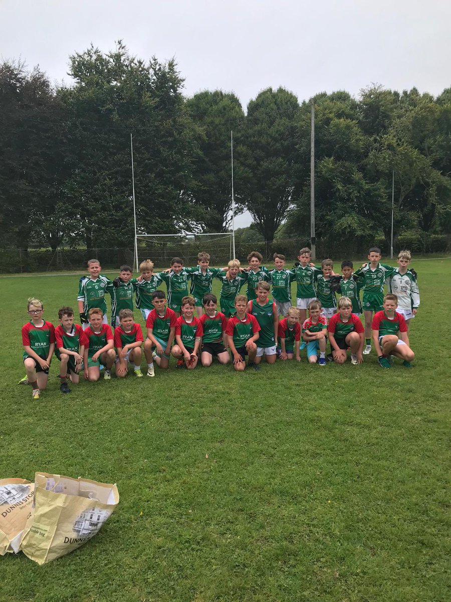 Solohead_gaa's tweet photo. Solohead GAA,  St. Nicholas FC, Monard Community Hall shared a wonderful family funday at the GAA field.
Appreciate all who attended &amp; thanks to all our volunteers,  stewards, organisers &amp; games co-ordinators. A great day was had by young &amp; old. photographer Tess Philips 📸🟢🔴 https://t.co/NjixKAkyWQ