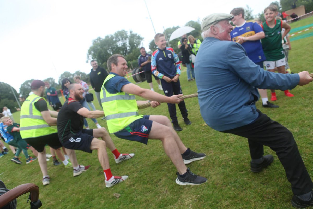Solohead_gaa's tweet photo. Solohead GAA,  St. Nicholas FC, Monard Community Hall shared a wonderful family funday at the GAA field.
Appreciate all who attended &amp; thanks to all our volunteers,  stewards, organisers &amp; games co-ordinators. A great day was had by young &amp; old. photographer Tess Philips 📸🟢🔴 https://t.co/NjixKAkyWQ