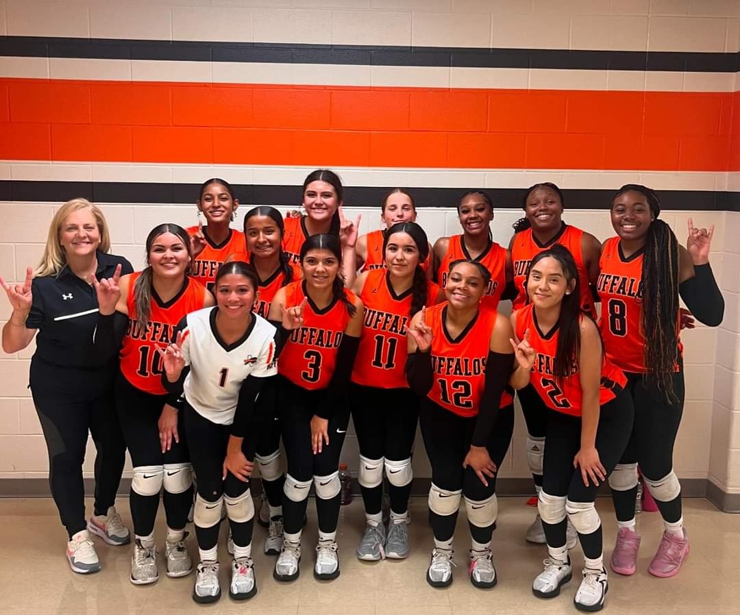 Lady Buffalos win their season opener. Congrats to Coach Rhine on her first win as Head Coach.
Good job ladies! #HaltomFamily
<a href="/HHSBuffNation/">Haltom High Buff Nation</a> <a href="/athleticsbisd/">athleticsbisd</a>