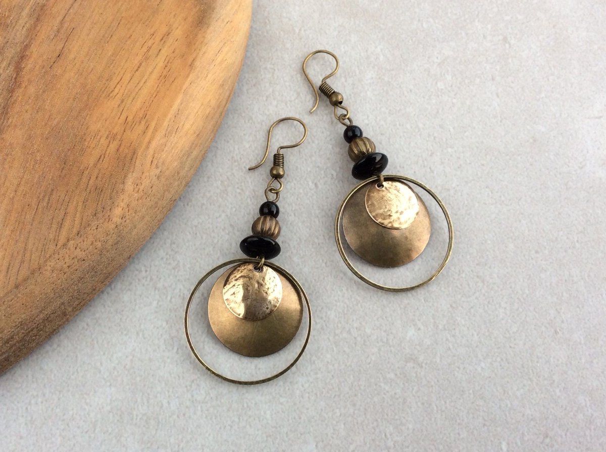 OneDottyDuck's tweet photo. Explore my exquisite new boho-style earrings in stunning bronze hue! Elevate. #bohojewelry #earrings #bronzefashion #styleinspo #accessorize https://t.co/D4qZDpctrd