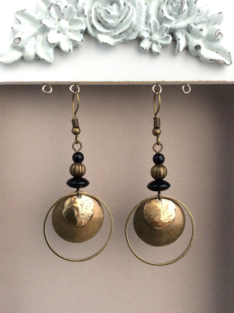 OneDottyDuck's tweet photo. Explore my exquisite new boho-style earrings in stunning bronze hue! Elevate. #bohojewelry #earrings #bronzefashion #styleinspo #accessorize https://t.co/D4qZDpctrd