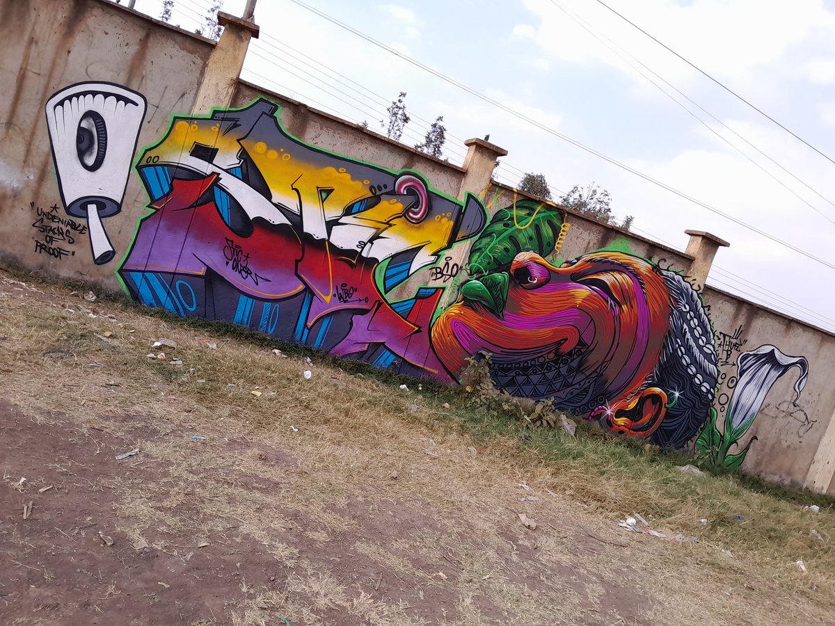 Stic1er's tweet photo. Incase you come across a plain wall,please don't let it look boring instead get an artist to mash up some cool graff on it.
Collaborative masterpiece with the homie @Thufu_B 
#art #graffiti #graff #becauseartislife #ArtistOnX https://t.co/T9SzVCmf6v