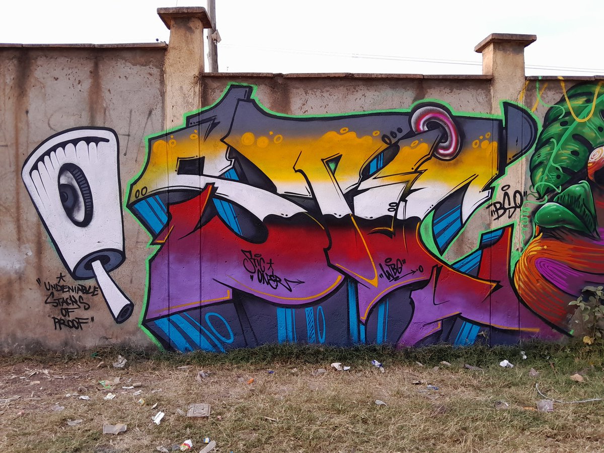 Stic1er's tweet photo. Incase you come across a plain wall,please don't let it look boring instead get an artist to mash up some cool graff on it.
Collaborative masterpiece with the homie @Thufu_B 
#art #graffiti #graff #becauseartislife #ArtistOnX https://t.co/T9SzVCmf6v